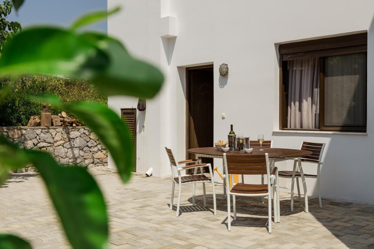 Villa The Corner House At Gennadi Court Exterior foto